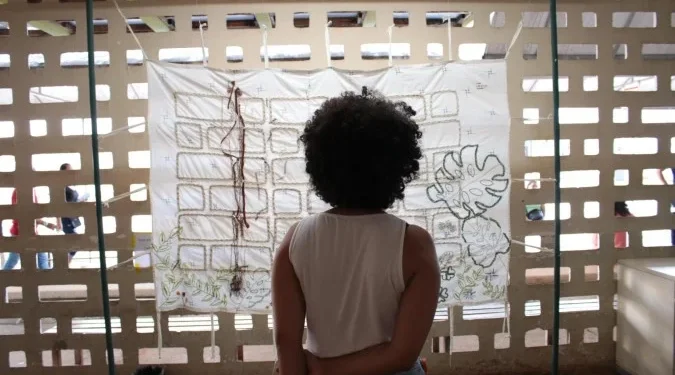 Exposição no DF transforma cuidado, dor e rotina hospitalar em arte