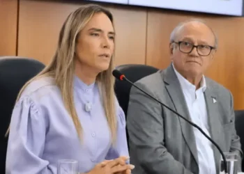 Valdivino reorganiza contas e GDF deixa déficit fiscal para trás