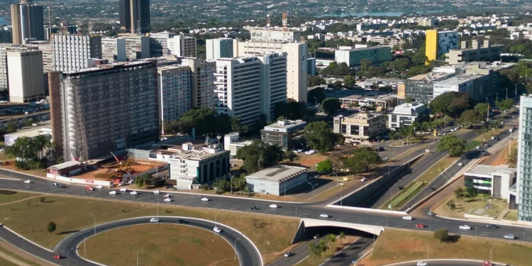 Brasília é a cidade que mais expandiu área urbanizada no país em três anos