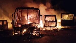 Incêndio atinge garagem em Montes Claros e destrói cinco veículos