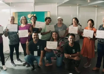 Cine Viva 60+ transforma praça de Ceilândia em espaço de cultura e aprendizado