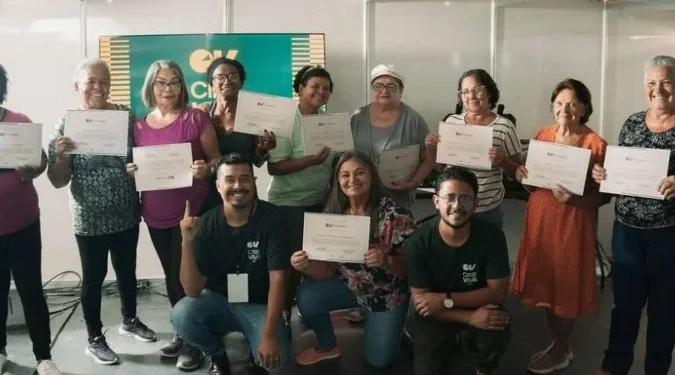 Cine Viva 60+ transforma praça de Ceilândia em espaço de cultura e aprendizado