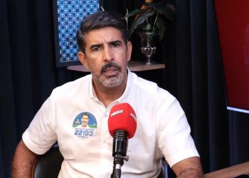 “Escola cívico-militar ‘não é para militarizar”, diz Roosevelt Vilela no Vozes da Comunidade