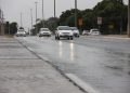Chuva no DF: blitz alerta motoristas para risco de acidentes nas pistas molhadas