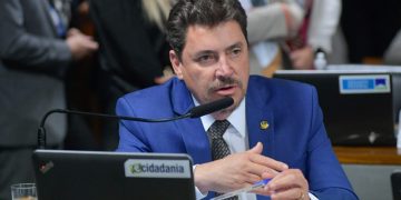 Wilder Morais diz que pode adotar câmeras corporais na PM de Goiás