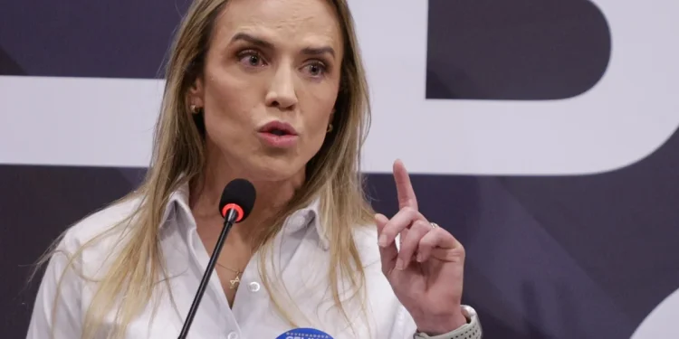 Celina reage à greve anunciada e defende cautela sobre reajuste no transporte