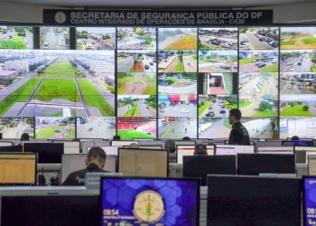 Câmeras de reconhecimento facial analisam até 700 mil rostos por semana no DF
