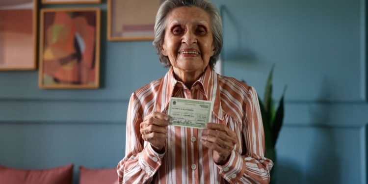 Eleitores acima de 70 anos entram no foco de programa de transporte gratuito