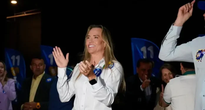 Celina reforça presença em Planaltina com caminhada e encontro com lideranças