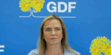 Celina Leão chega à véspera da eleição na liderança pelo GDF