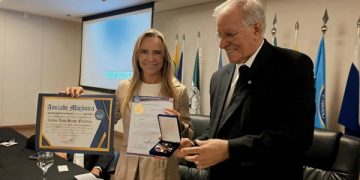 Celina Leão recebe  homenagem do GOB e propostas para o DF