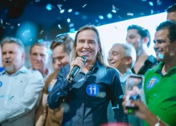 Celina Leão mantém liderança na reta final da eleição no DF
